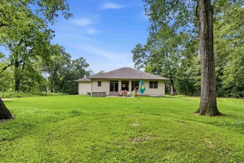 5017 Gilbertville Road Waterloo IA 50701