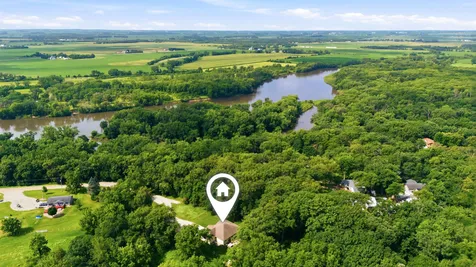 5017 Gilbertville Road Waterloo IA 50701