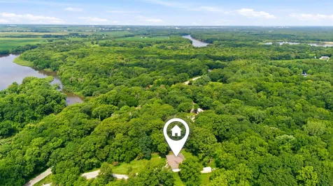 5017 Gilbertville Road Waterloo IA 50701