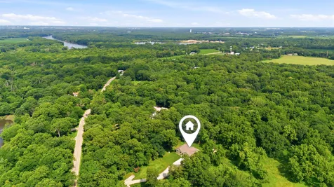 5017 Gilbertville Road Waterloo IA 50701