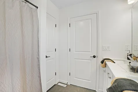 2825 Amber Valley Road Cedar Falls IA 50613
