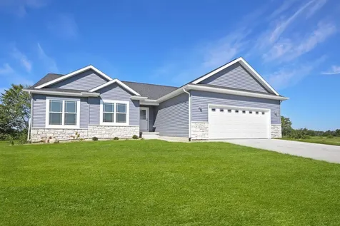 2825 Amber Valley Road Cedar Falls IA 50613