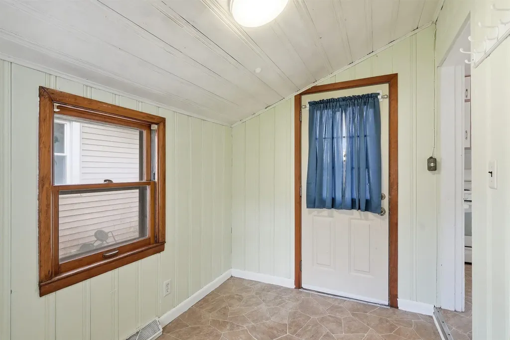 709 Magnolia Parkway Waterloo IA 50701