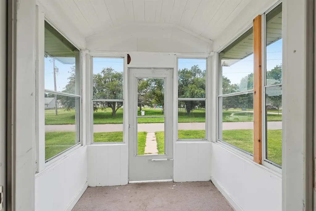 709 Magnolia Parkway Waterloo IA 50701