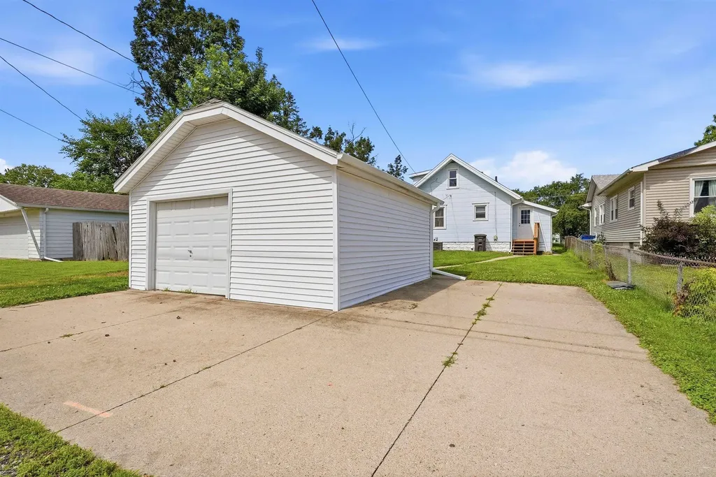 709 Magnolia Parkway Waterloo IA 50701