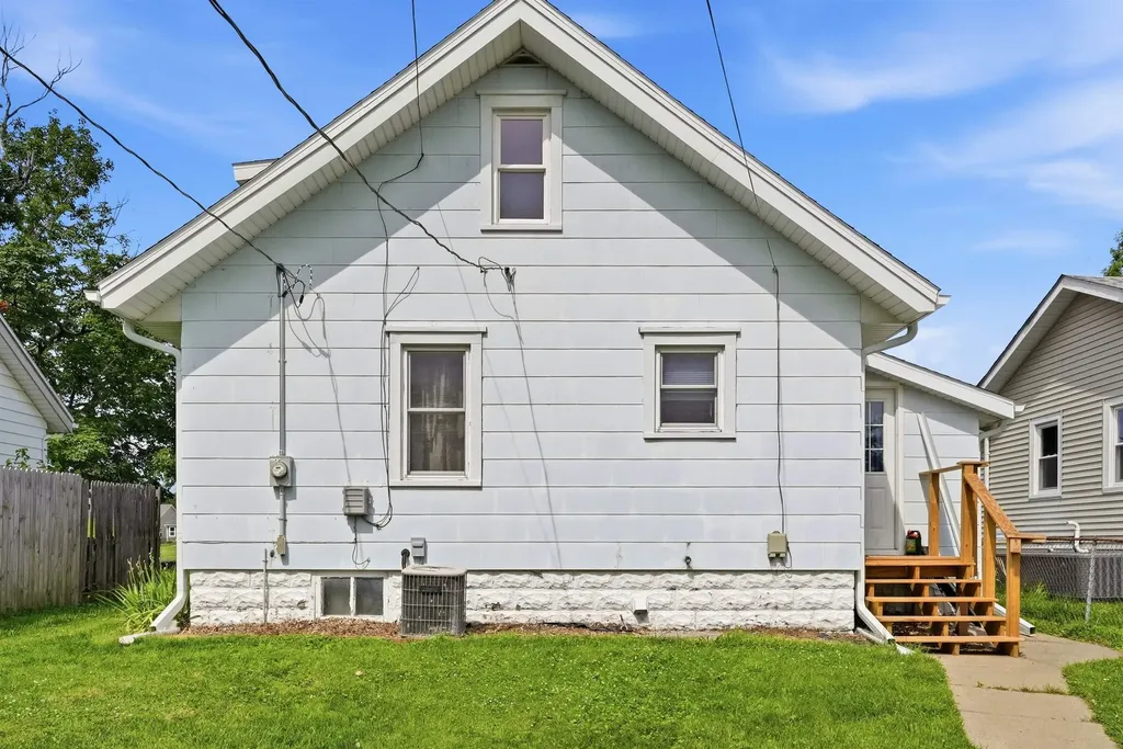 709 Magnolia Parkway Waterloo IA 50701