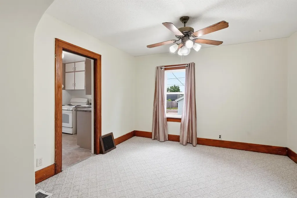 709 Magnolia Parkway Waterloo IA 50701