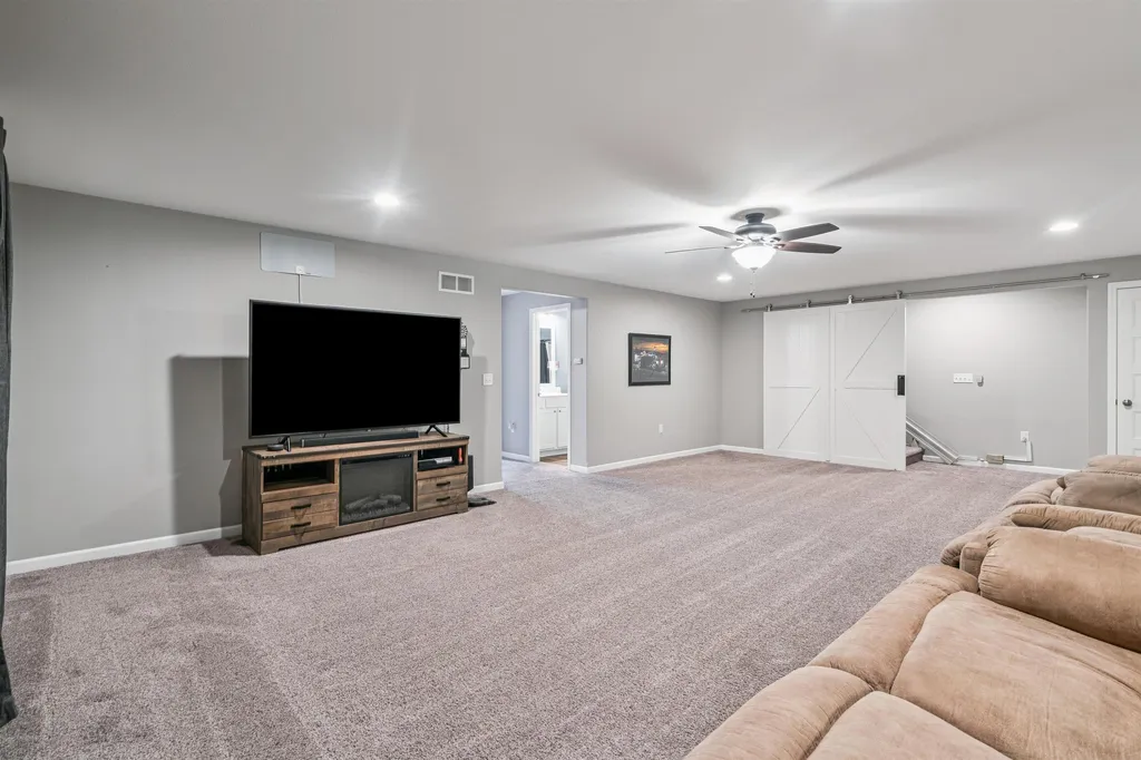 724 Grindstone Circle Waterloo IA 50702