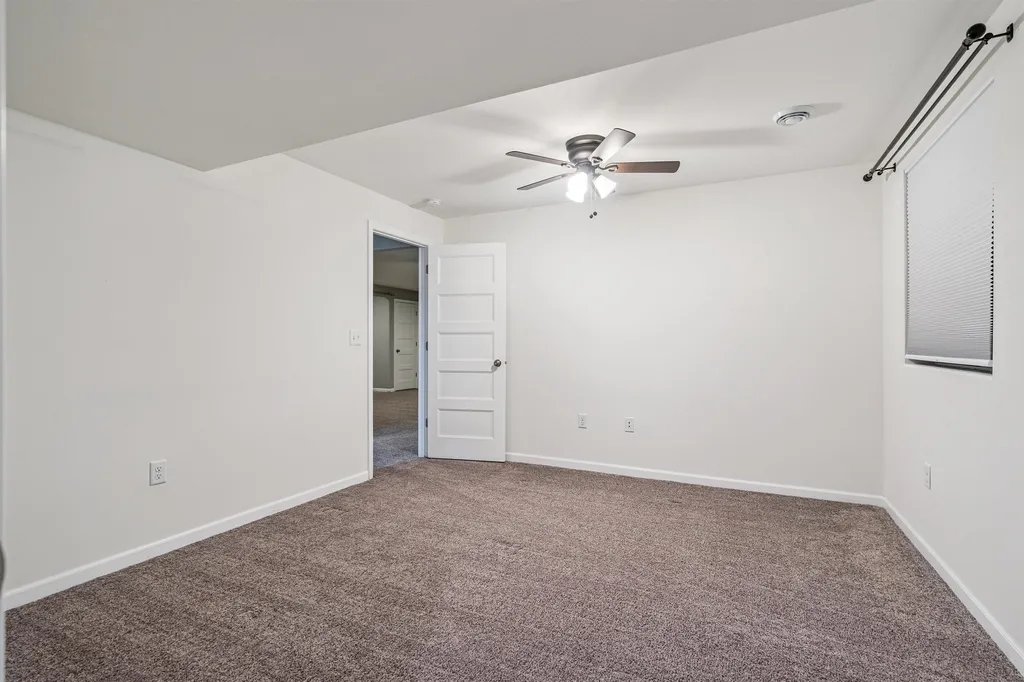 724 Grindstone Circle Waterloo IA 50702