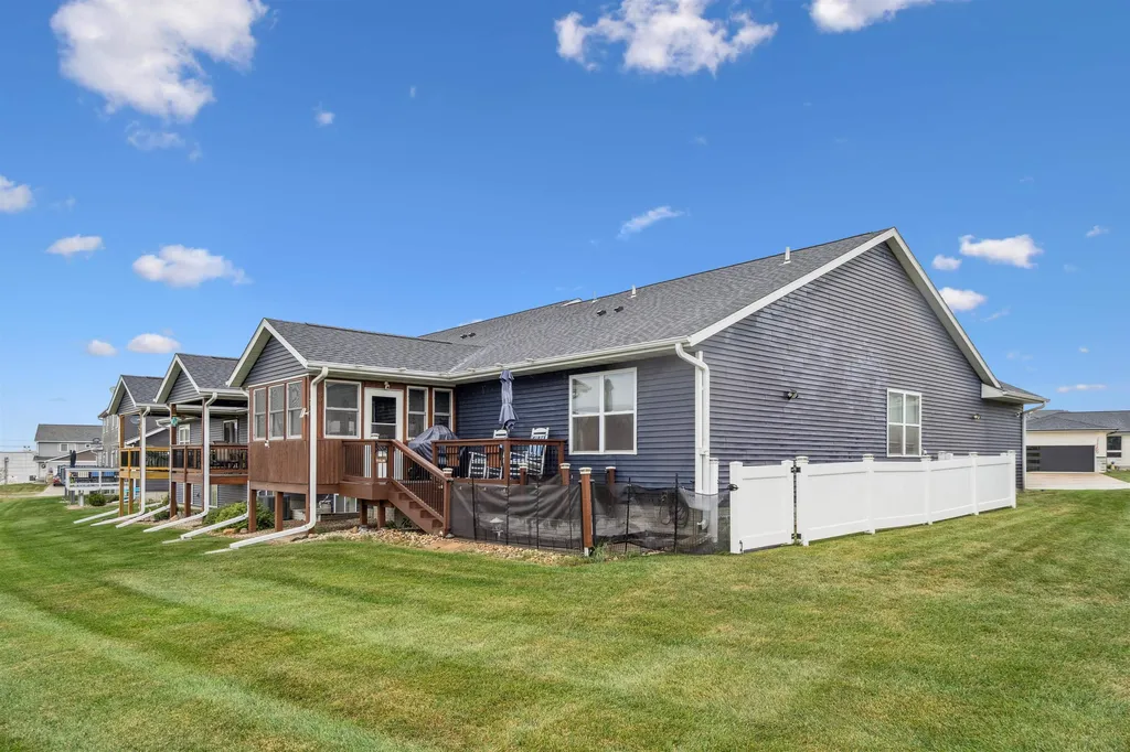 724 Grindstone Circle Waterloo IA 50702