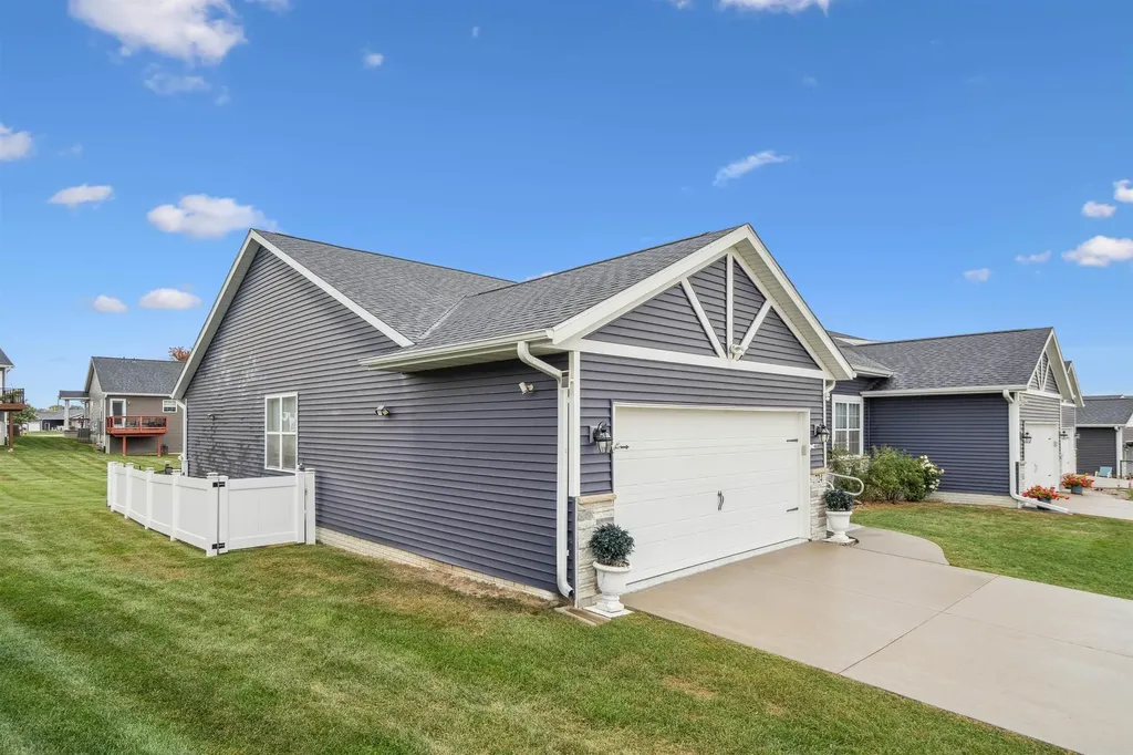 724 Grindstone Circle Waterloo IA 50702