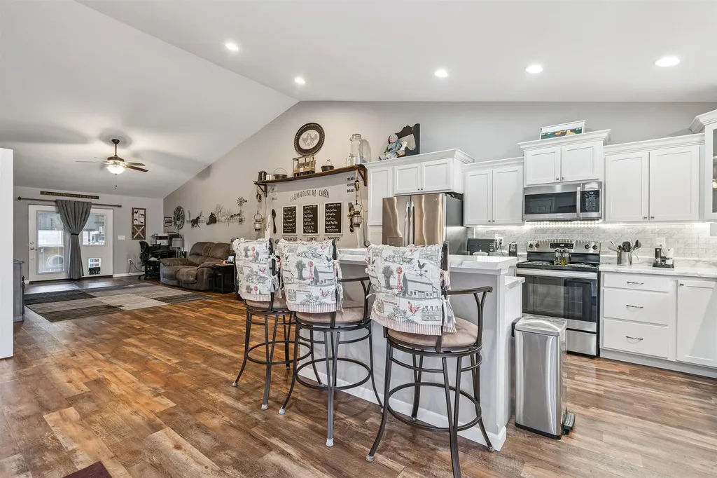 724 Grindstone Circle Waterloo IA 50702