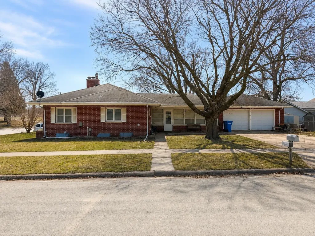 540 E Eagle Street Denver IA 50622