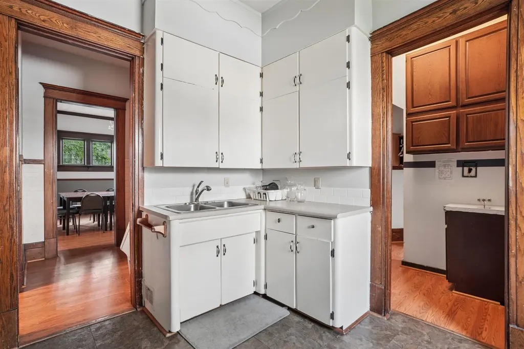 2410 College Street Cedar Falls IA 50613