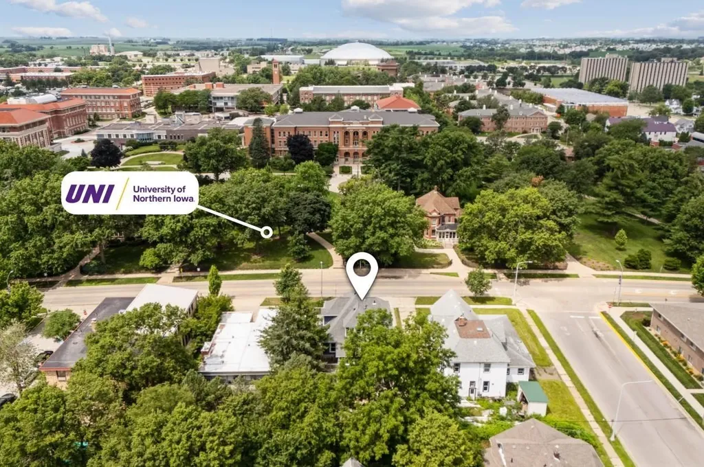 2410 College Street Cedar Falls IA 50613