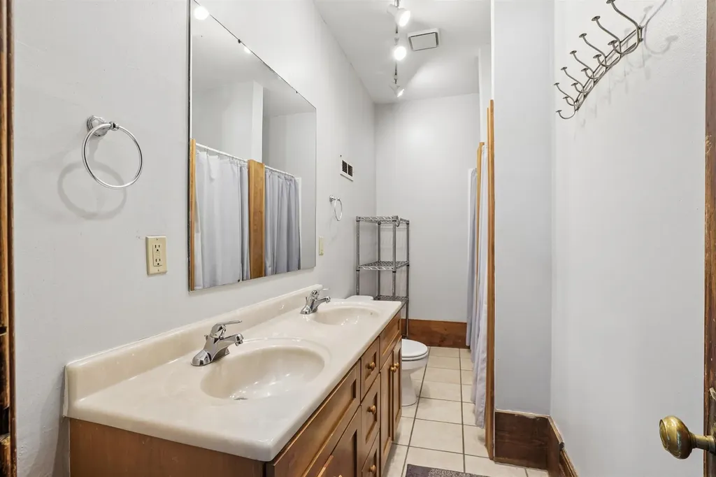 2410 College Street Cedar Falls IA 50613
