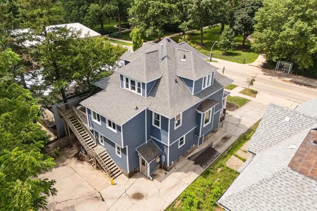 2410 College Street Cedar Falls IA 50613