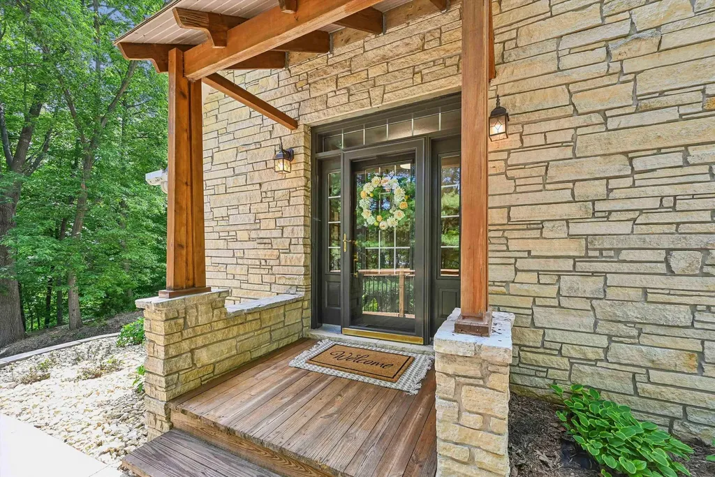 910 Cedar Lane Drive Waverly IA 50677