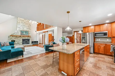 910 Cedar Lane Drive Waverly IA 50677