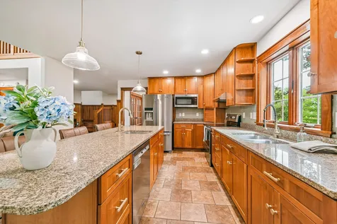 910 Cedar Lane Drive Waverly IA 50677