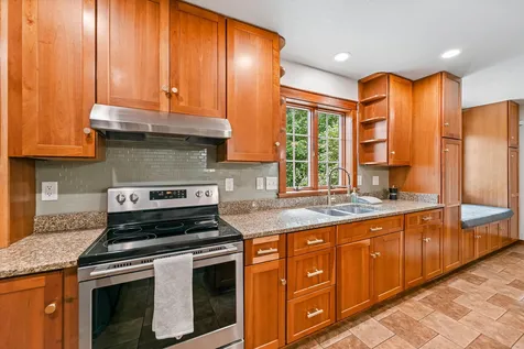 910 Cedar Lane Drive Waverly IA 50677