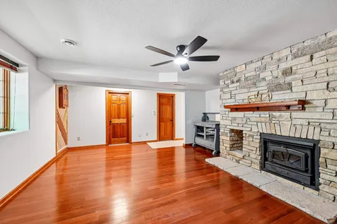 910 Cedar Lane Drive Waverly IA 50677