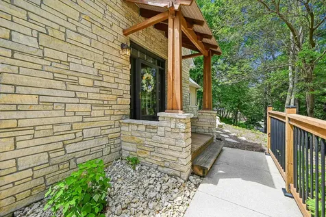 910 Cedar Lane Drive Waverly IA 50677
