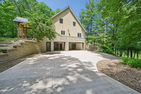 910 Cedar Lane Drive Waverly IA 50677