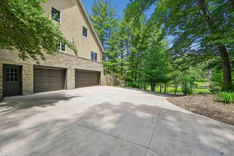 910 Cedar Lane Drive Waverly IA 50677
