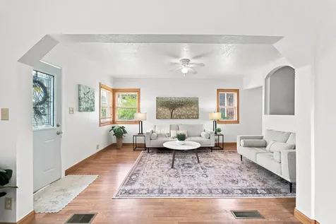 1535 Hawthorne Avenue Waterloo IA 50702