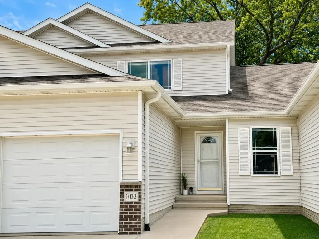 1022 Lois Lane Waterloo IA 50702