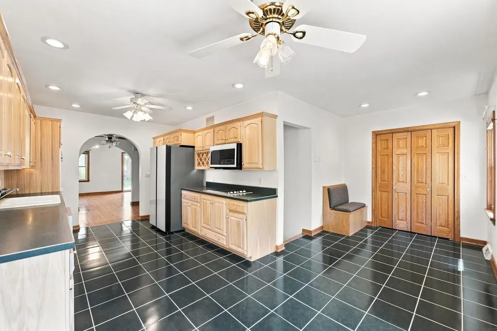 114 Hanna Boulevard Waterloo IA 50701