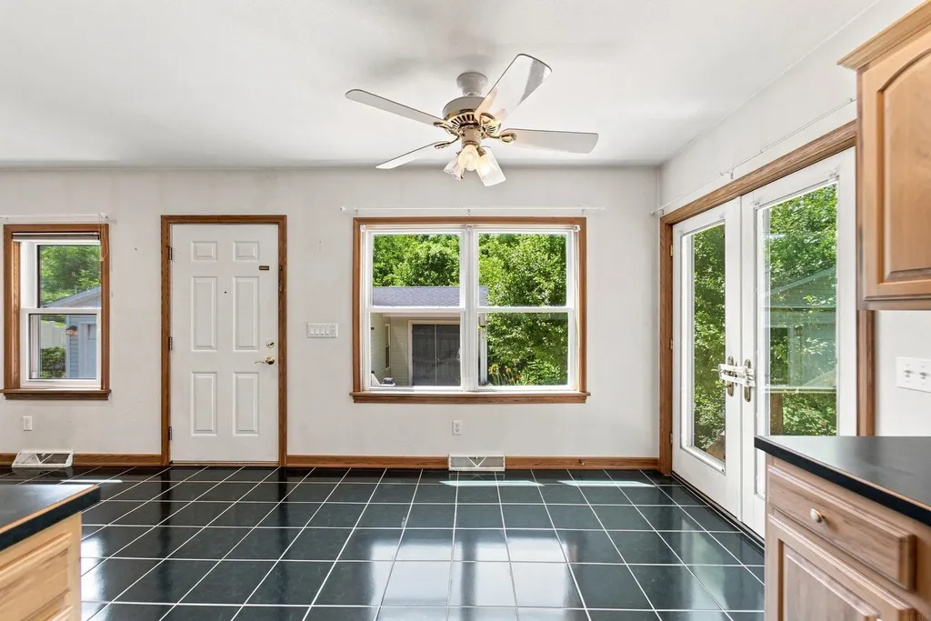 114 Hanna Boulevard Waterloo IA 50701