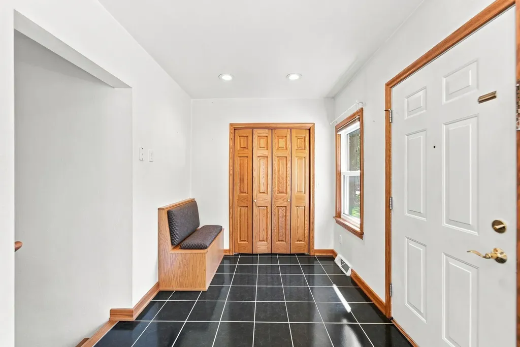 114 Hanna Boulevard Waterloo IA 50701