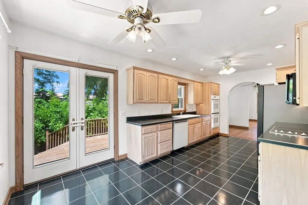 114 Hanna Boulevard Waterloo IA 50701