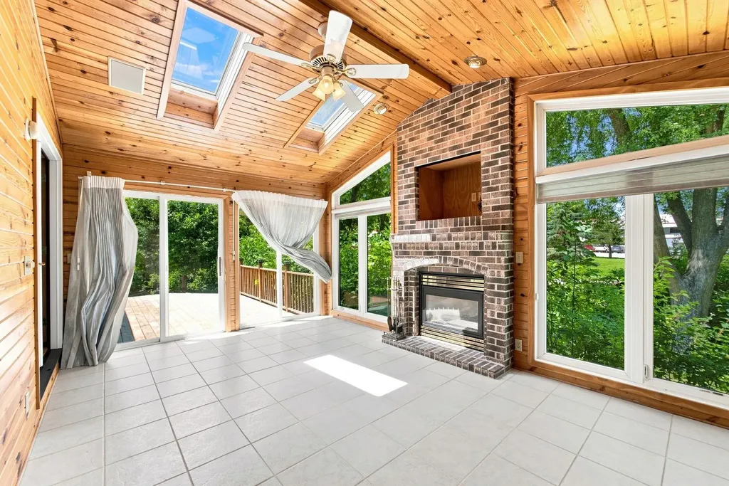 114 Hanna Boulevard Waterloo IA 50701