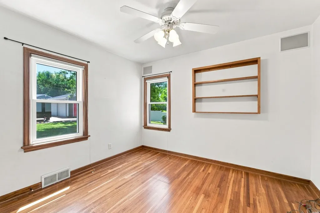114 Hanna Boulevard Waterloo IA 50701