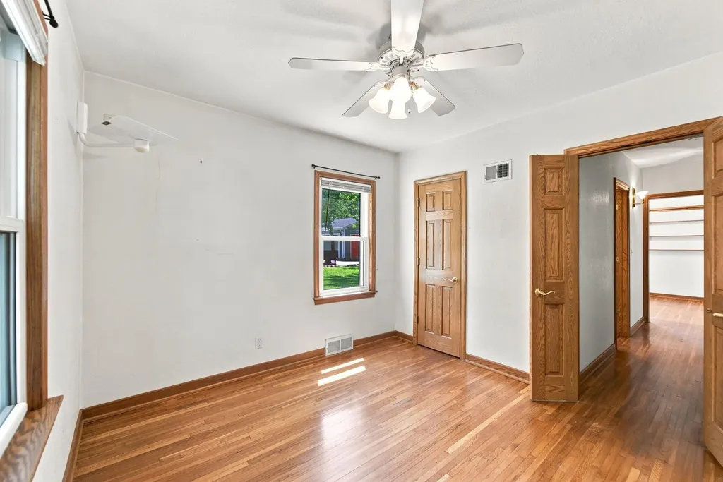 114 Hanna Boulevard Waterloo IA 50701