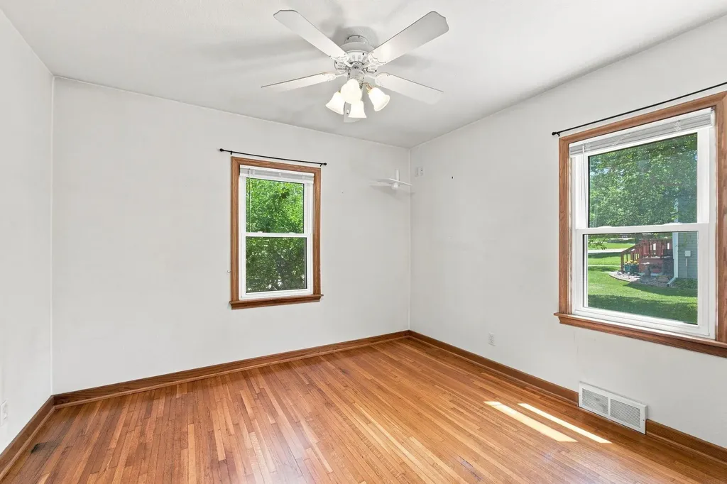 114 Hanna Boulevard Waterloo IA 50701