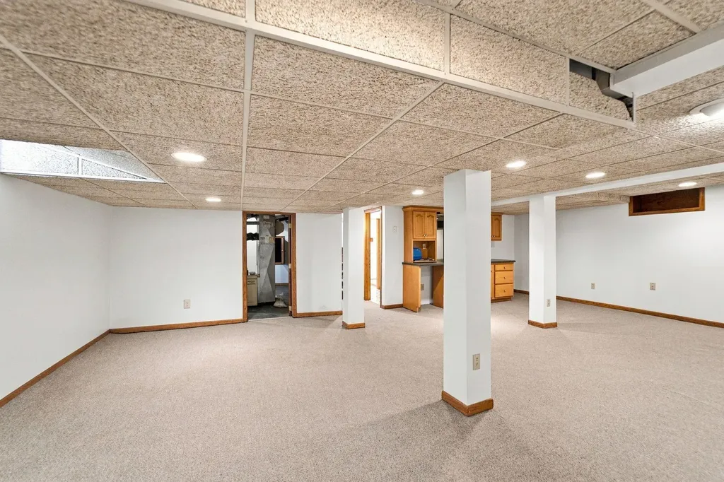 114 Hanna Boulevard Waterloo IA 50701