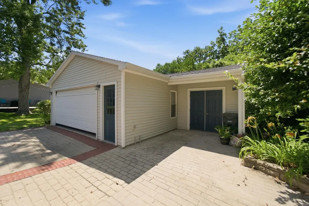 114 Hanna Boulevard Waterloo IA 50701