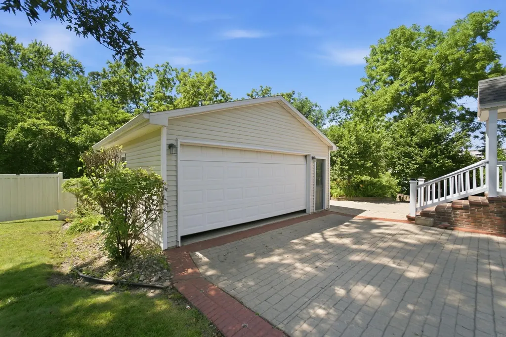 114 Hanna Boulevard Waterloo IA 50701