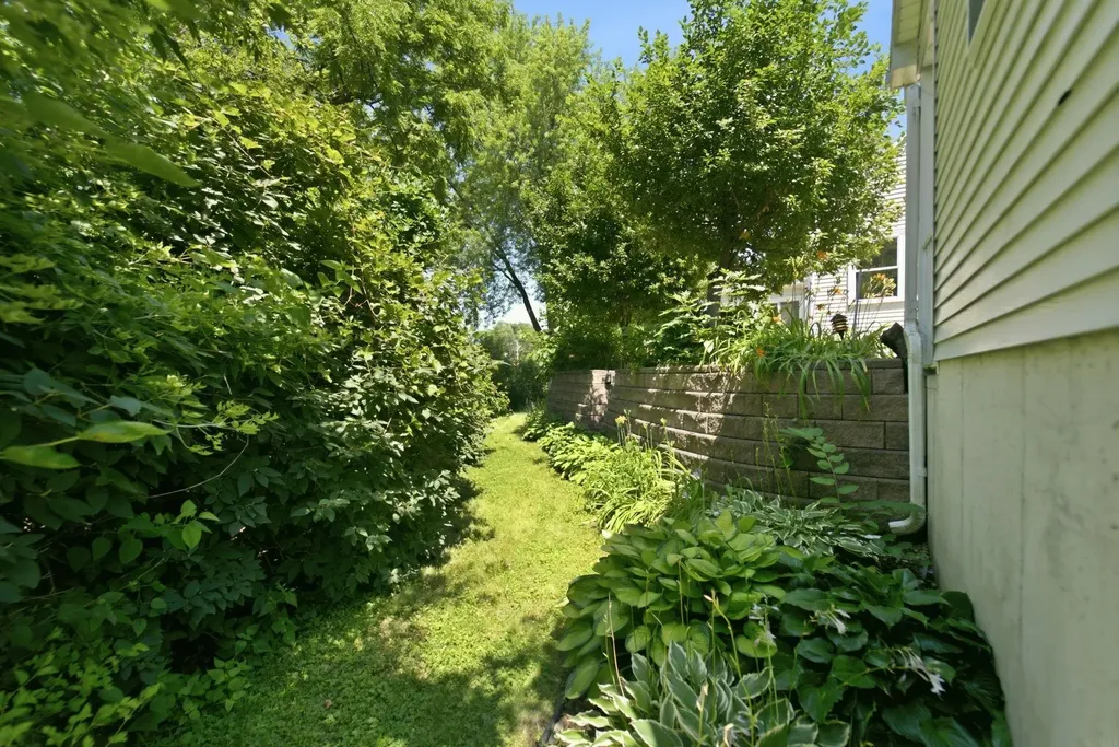 114 Hanna Boulevard Waterloo IA 50701