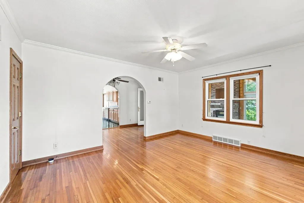 114 Hanna Boulevard Waterloo IA 50701