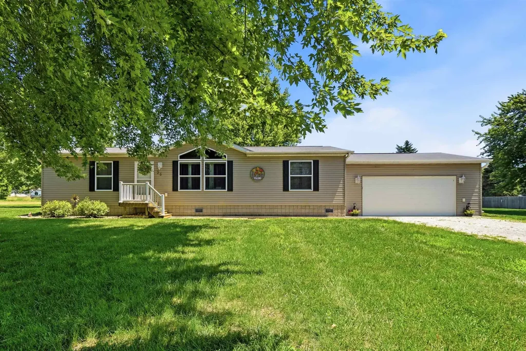 35 12th Avenue NW Oelwein IA 50662