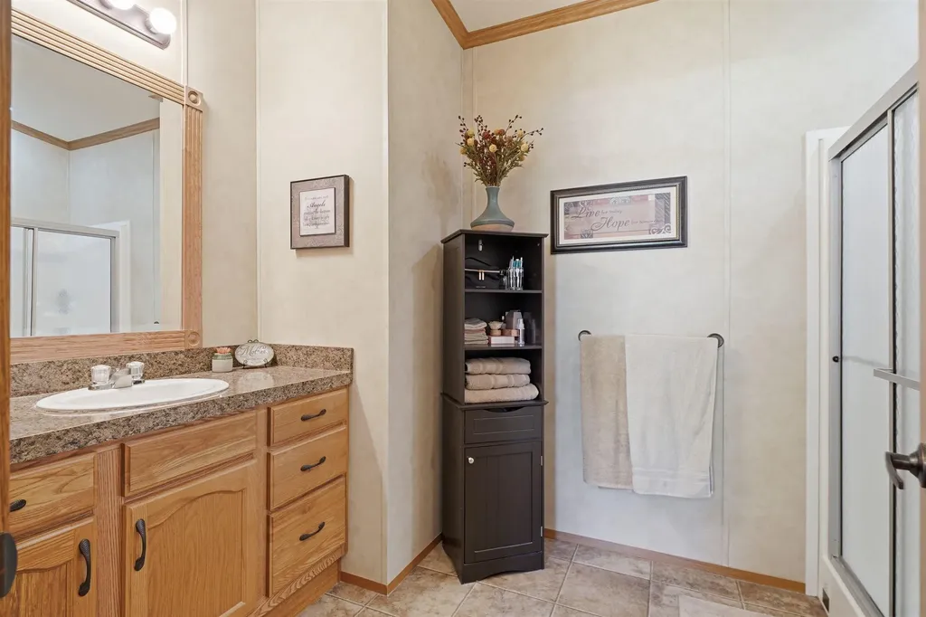 35 12th Avenue NW Oelwein IA 50662