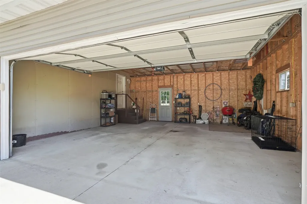 35 12th Avenue NW Oelwein IA 50662