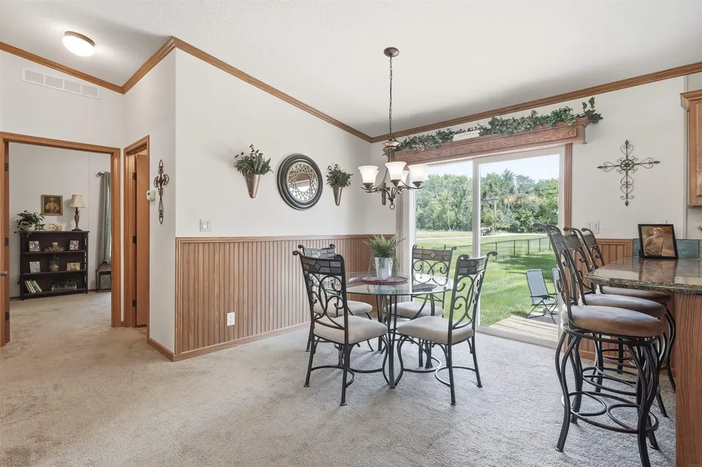 35 12th Avenue NW Oelwein IA 50662