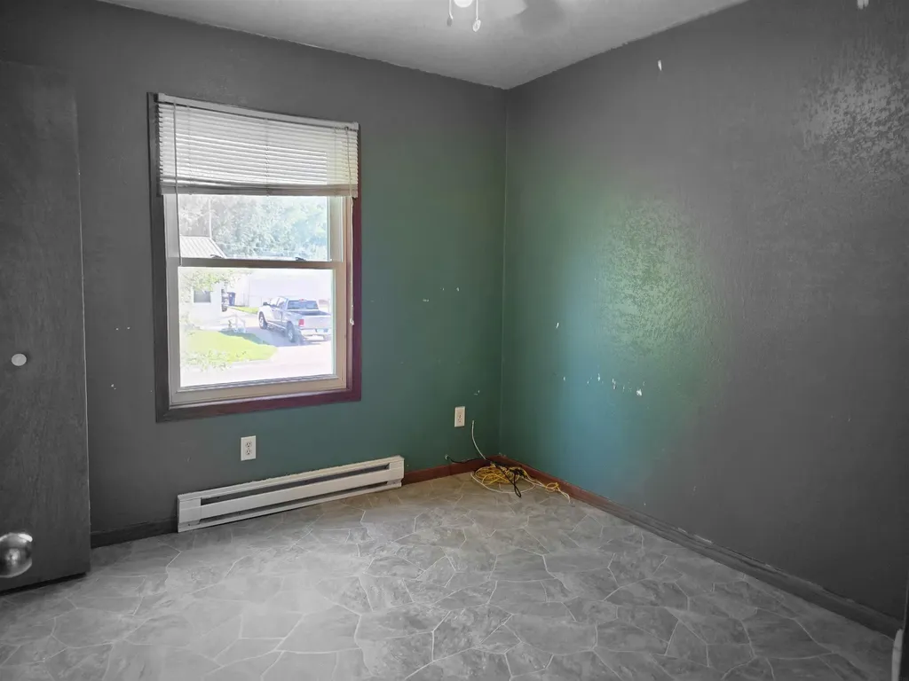 1662 Oakwood Drive Waterloo IA 50703