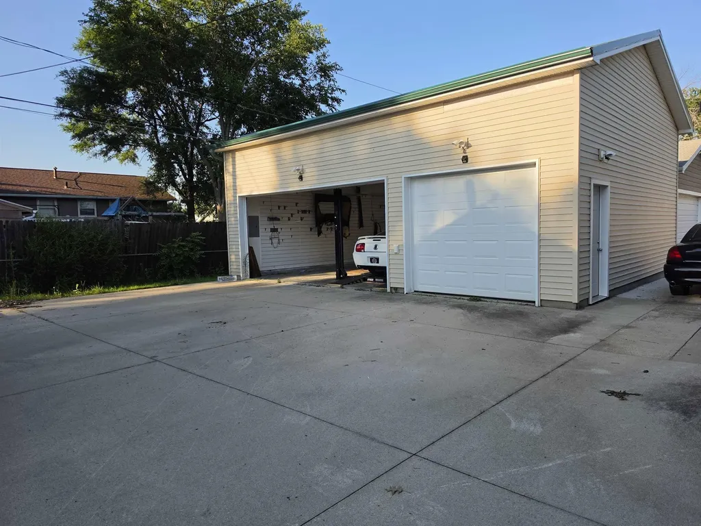 1662 Oakwood Drive Waterloo IA 50703